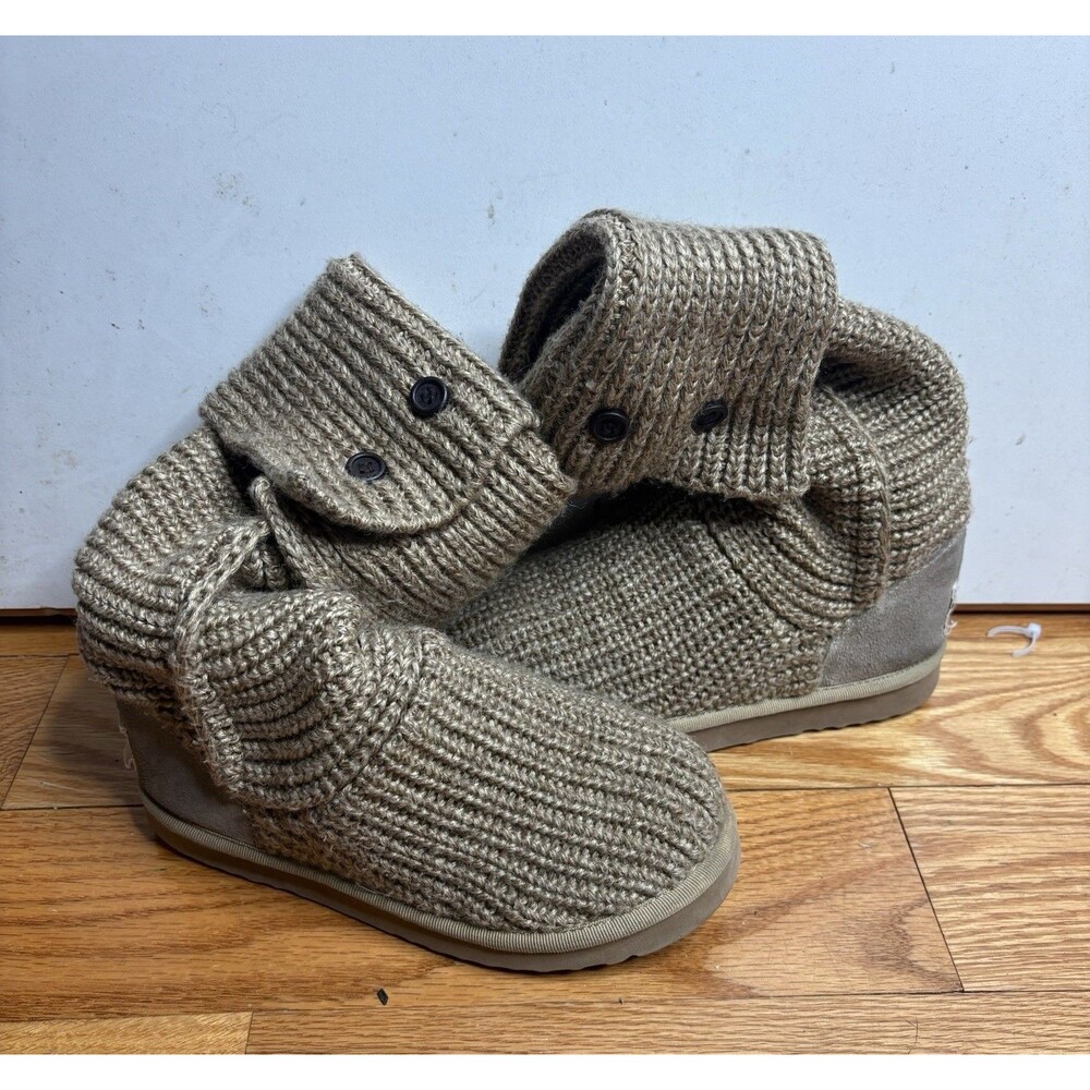 UGG Australia Classic Cardy Boots Womens Size 6 Tan Knit Button Sweater 5819